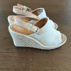 Tom’s sandals size 8.5